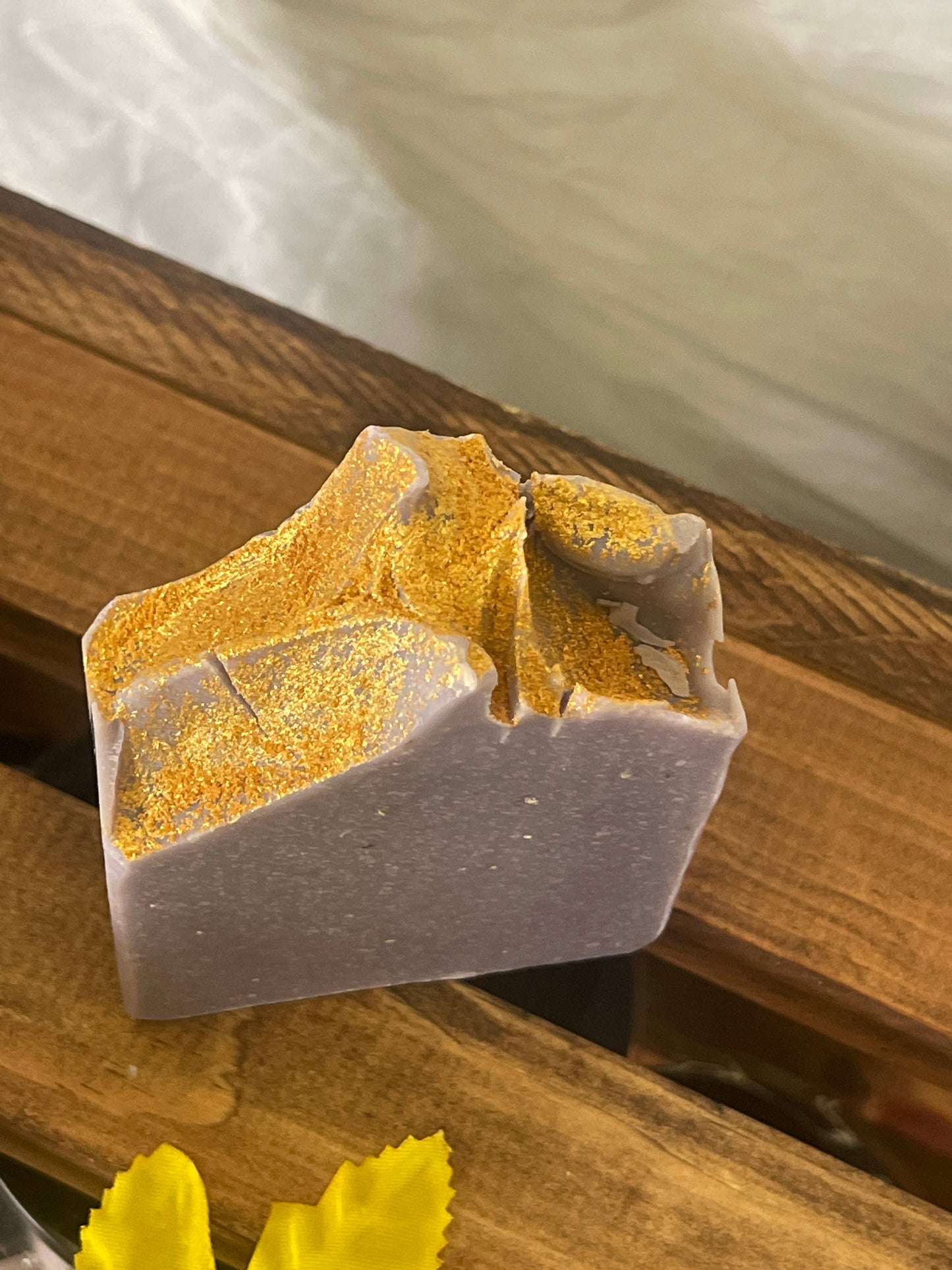 The Queen Soap with Luxurious Oils and Butters-Elegant Scented The Queen Soap Bar - gspot.studio