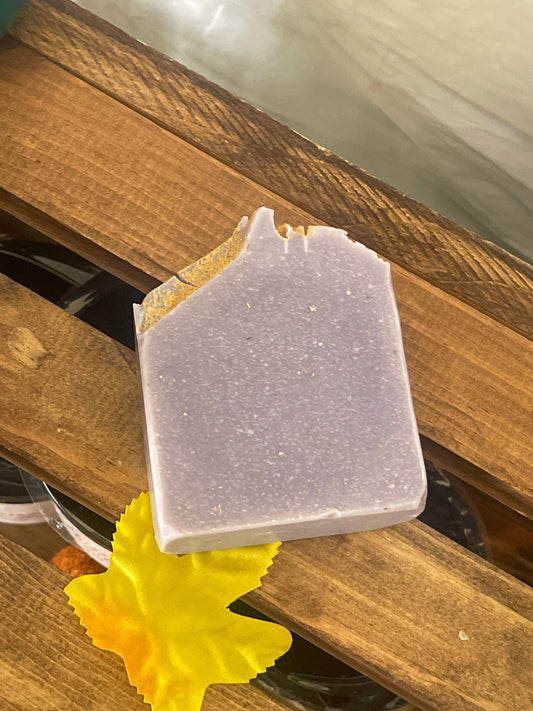 The Queen Soap with Luxurious Oils and Butters-Elegant Scented The Queen Soap Bar-gspot.studio